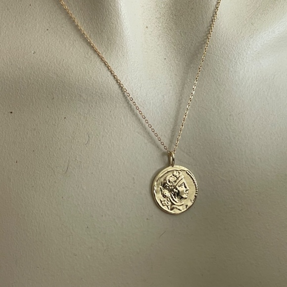 14k gold filled Aphrodite coin necklace - Picture 3 of 4